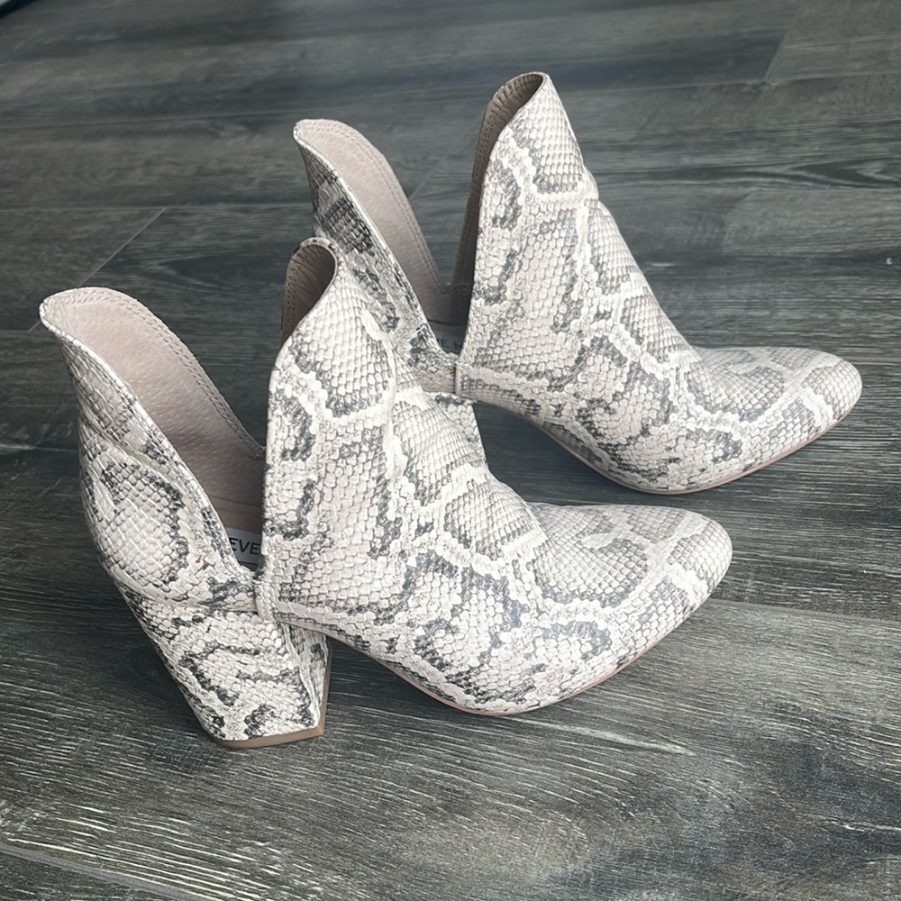 Steve Madden booties, 6